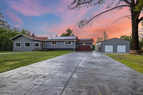 17622 China Gulch Dr, Anderson, CA 96007