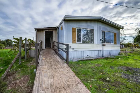 17677 Olinda Rd, Anderson, CA 96007 photo 2