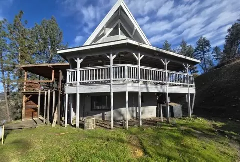 113 Top Of The Grade Rd, Douglas City, CA 96024