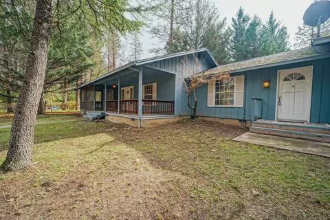 Exterior - 51 Pleasant Dr, Lewiston, CA 96052 photo 12 of 16
