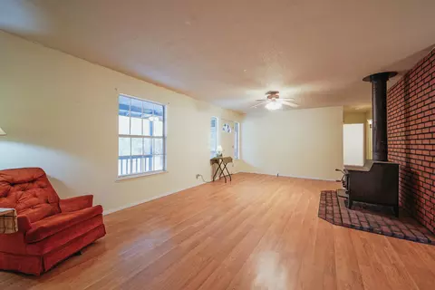 Living - 51 Pleasant Dr, Lewiston, CA 96052 photo 5 of 7