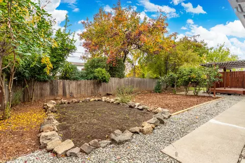 Exterior - 3690 Victoire Way, Redding, CA 96002 photo 8 of 11