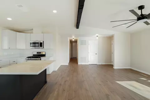 4750 Enchanted Way, Redding, CA 96001 photo 10