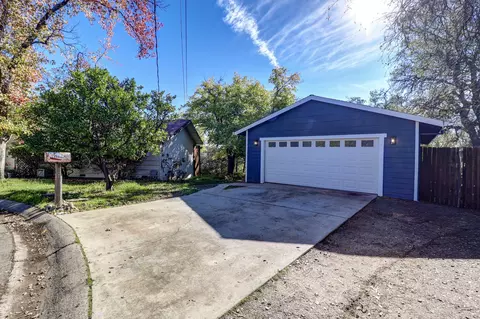 4750 Enchanted Way, Redding, CA 96001 photo 3