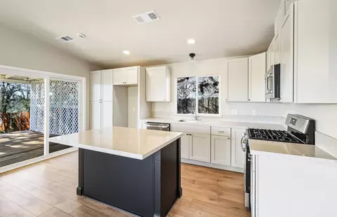 4750 Enchanted Way, Redding, CA 96001 photo 12