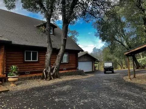 Exterior - 13606 Jeep Trl, Redding, CA 96003 photo 2 of 18