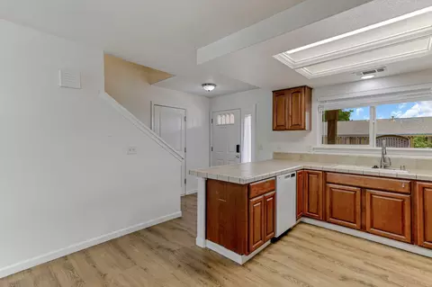 Entry Way - 1000 Monterra Ln, Redding, CA 96002 photo 3 of 3