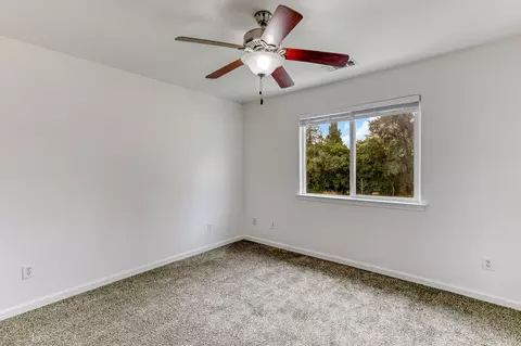 Bedroom - 1000 Monterra Ln, Redding, CA 96002 photo 4 of 6