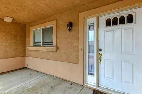 Entry Way - 1000 Monterra Ln, Redding, CA 96002 photo 1 of 3