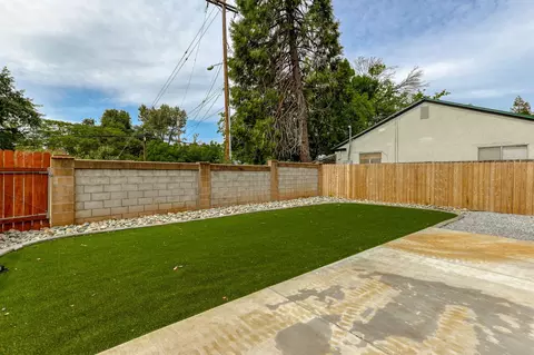 Exterior - 1000 Monterra Ln, Redding, CA 96002 photo 5 of 6