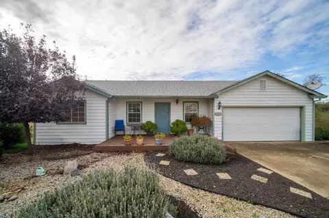 19651 Valley Ford Dr, Cottonwood, CA 96022