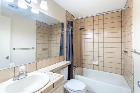 Bath - 466 Ridgecrest Trl #136, Redding, CA 96003 photo 2 of 2