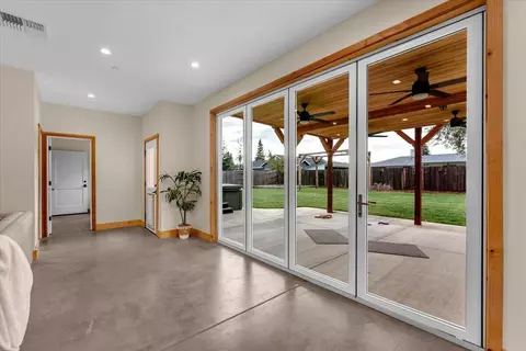 418 Moonstone Way, Redding, CA 96003 photo 6