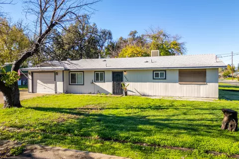 6874 Weeks Rd, Redding, CA 96002