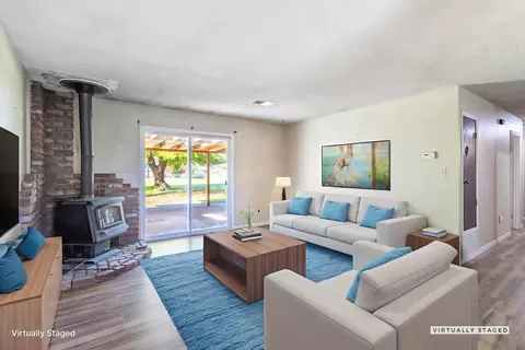 Living - 6874 Weeks Rd, Redding, CA 96002 photo 1 of 2