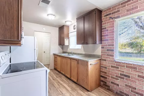 Kitchen - 6874 Weeks Rd, Redding, CA 96002 photo 1 of 2