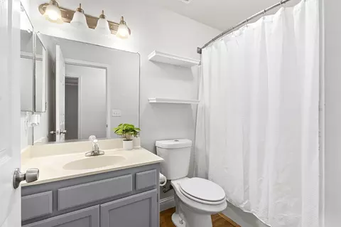 Bath - 258 Vail Dr, Chico, CA 95973 photo 2 of 2