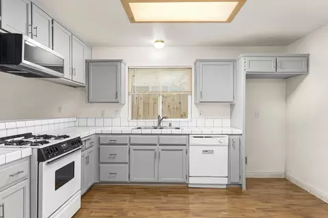 Kitchen - 258 Vail Dr, Chico, CA 95973 photo 1 of 2