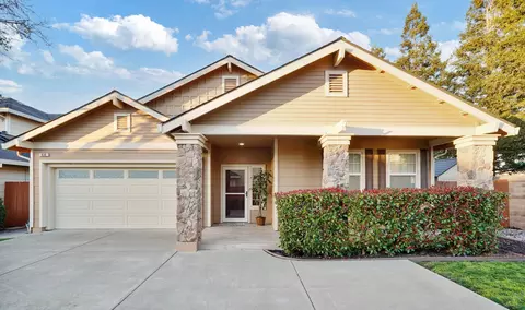 930 Countrywood Cir, Vacaville, CA 95687