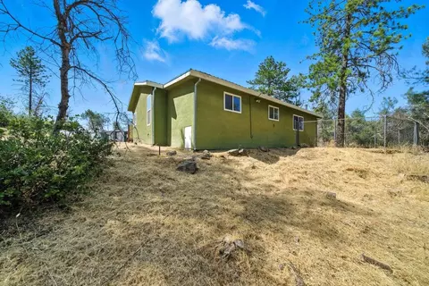 Exterior - 14058 Windfall Dr, Redding, CA 96003 photo 8 of 10