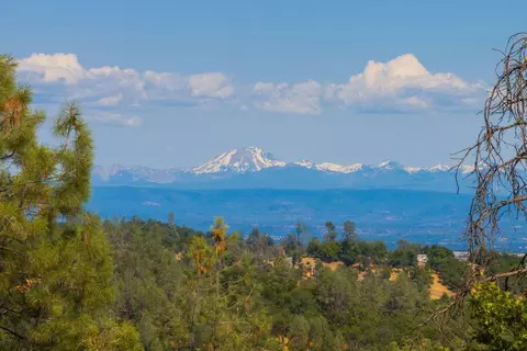View/Area - 14058 Windfall Dr, Redding, CA 96003 photo 3 of 14