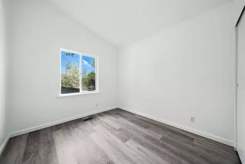 Bedroom - 14058 Windfall Dr, Redding, CA 96003 photo 5 of 7