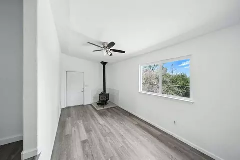 Living - 14058 Windfall Dr, Redding, CA 96003 photo 3 of 6