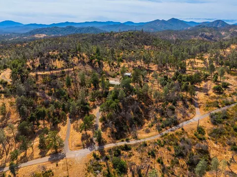 View/Area - 14058 Windfall Dr, Redding, CA 96003 photo 8 of 14