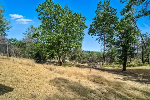 Exterior - 14058 Windfall Dr, Redding, CA 96003 photo 9 of 10