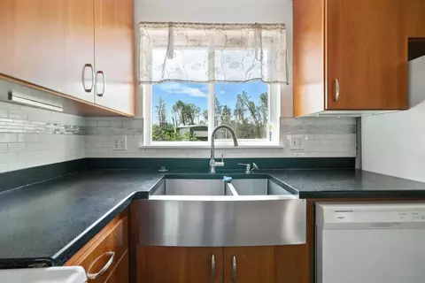 Kitchen - 14058 Windfall Dr, Redding, CA 96003 photo 2 of 2