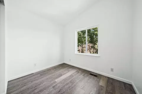 Bedroom - 14058 Windfall Dr, Redding, CA 96003 photo 3 of 7