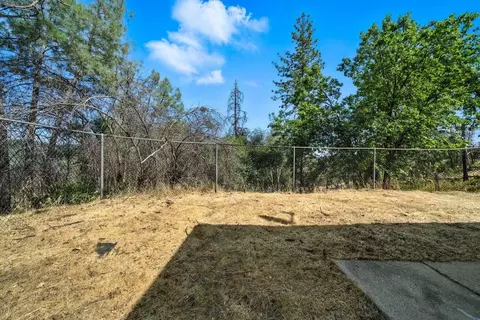 Exterior - 14058 Windfall Dr, Redding, CA 96003 photo 6 of 10