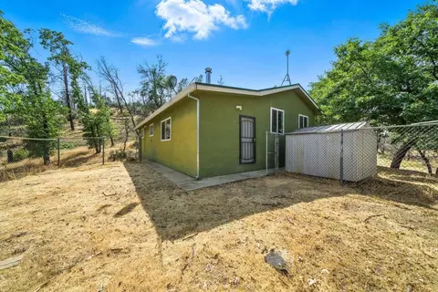 Exterior - 14058 Windfall Dr, Redding, CA 96003 photo 5 of 10