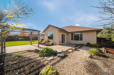 Exterior - 3375 Karuk Ave, Redding, CA 96002 photo 4 of 12