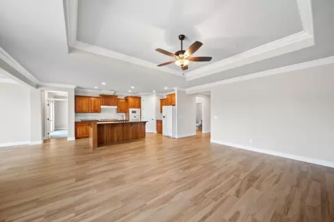 Living - 3375 Karuk Ave, Redding, CA 96002 photo 5 of 6