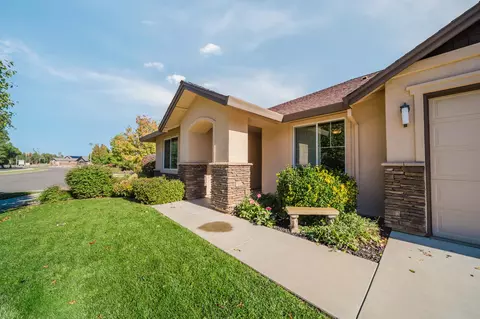 Exterior - 3375 Karuk Ave, Redding, CA 96002 photo 10 of 12