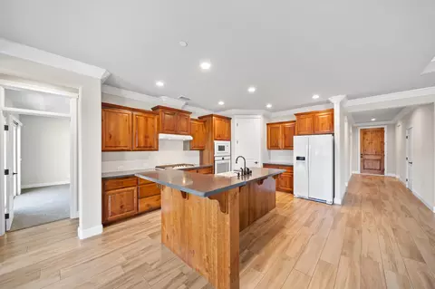 Entry Way - 3375 Karuk Ave, Redding, CA 96002 photo 2 of 4
