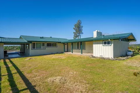 Exterior - 26602 Snider Ranch Rd, Oak Run, CA 96069 photo 11 of 18