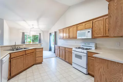 3896 Cambria Dr, Redding, CA 96002 photo 7