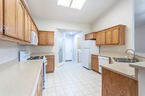3896 Cambria Dr, Redding, CA 96002 photo 5