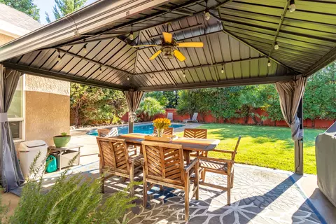 Exterior - 2877 Green Riffle Rd, Redding, CA 96002 photo 3 of 13