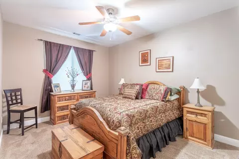 Bedroom - 2877 Green Riffle Rd, Redding, CA 96002 photo 4 of 4