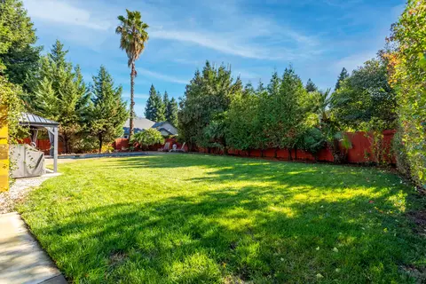 Exterior - 2877 Green Riffle Rd, Redding, CA 96002 photo 9 of 13