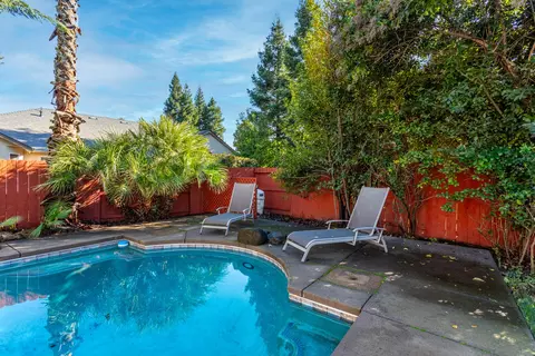 Exterior - 2877 Green Riffle Rd, Redding, CA 96002 photo 6 of 13