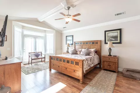 Bedroom - 2877 Green Riffle Rd, Redding, CA 96002 photo 1 of 4