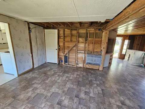 Living - 10559 Second St, Shasta, CA 96087 photo 3 of 4