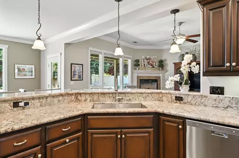 Kitchen - 2110 Cilantro Dr, Redding, CA 96003 photo 6 of 7