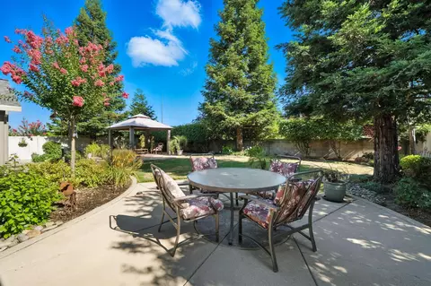 Exterior - 2110 Cilantro Dr, Redding, CA 96003 photo 6 of 13