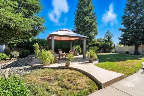 Exterior - 2110 Cilantro Dr, Redding, CA 96003 photo 8 of 13
