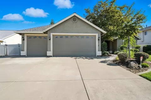 Exterior - 2110 Cilantro Dr, Redding, CA 96003 photo 3 of 13
